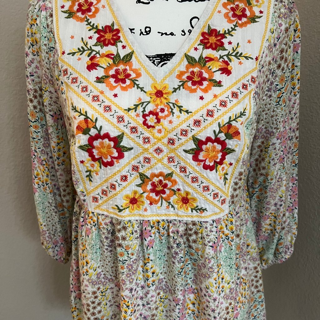 Savanna Jane Baby Doll Embroidered Top Size Small